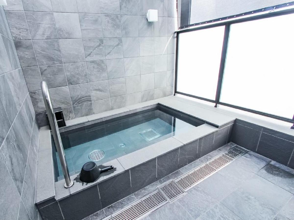 Hotel Livemax Premium Umeda East Oszaka Kültér fotó